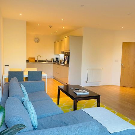 Spacious Two Bedroom Apartment In Balham 런던 외부 사진