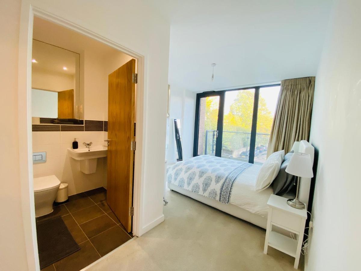 Spacious Two Bedroom Apartment In Balham 런던 외부 사진