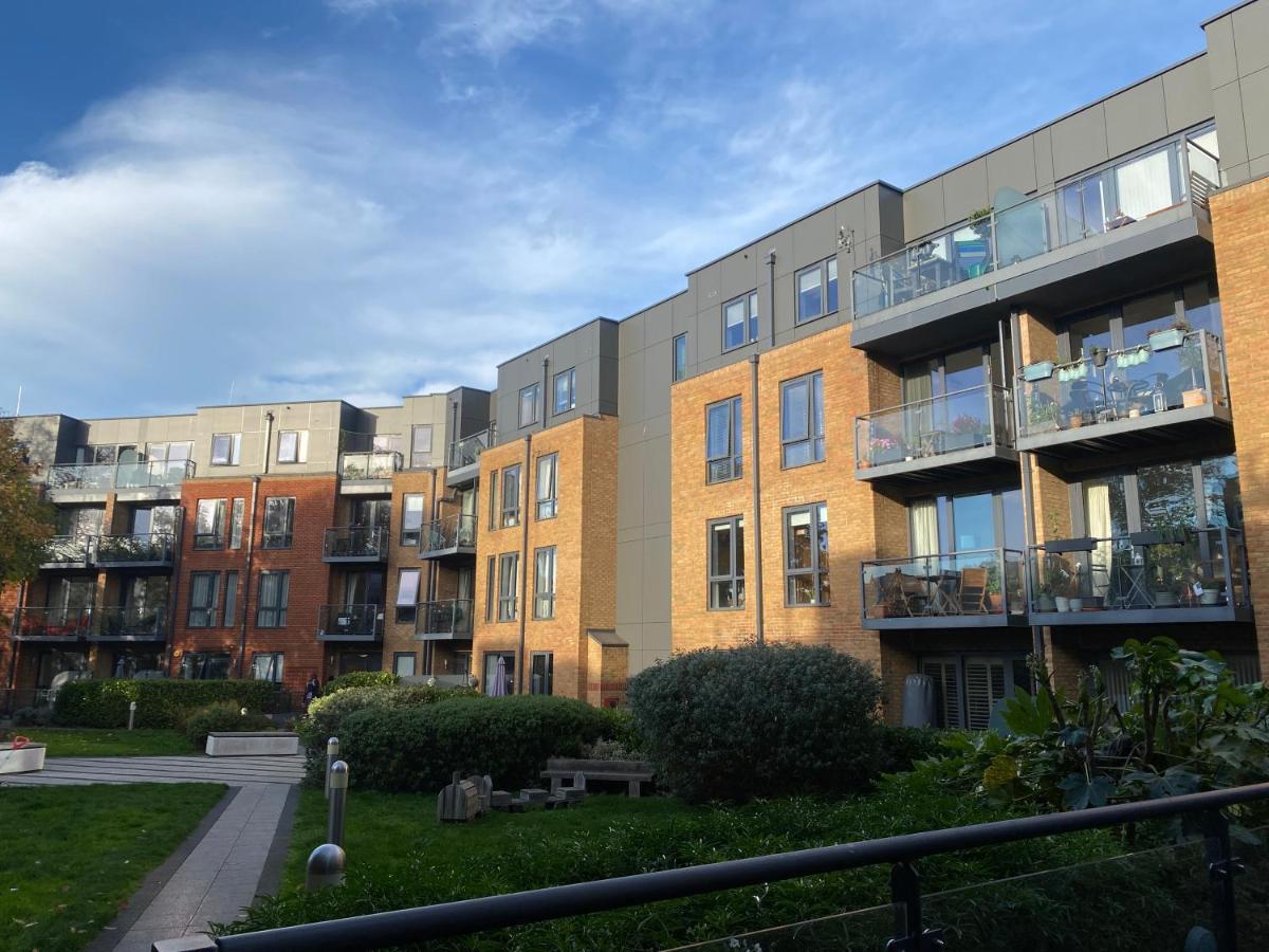 Spacious Two Bedroom Apartment In Balham 런던 외부 사진