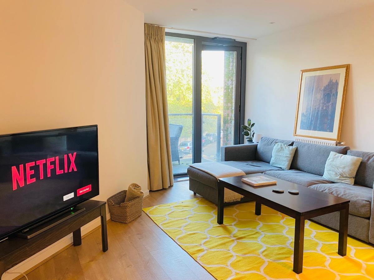 Spacious Two Bedroom Apartment In Balham 런던 외부 사진