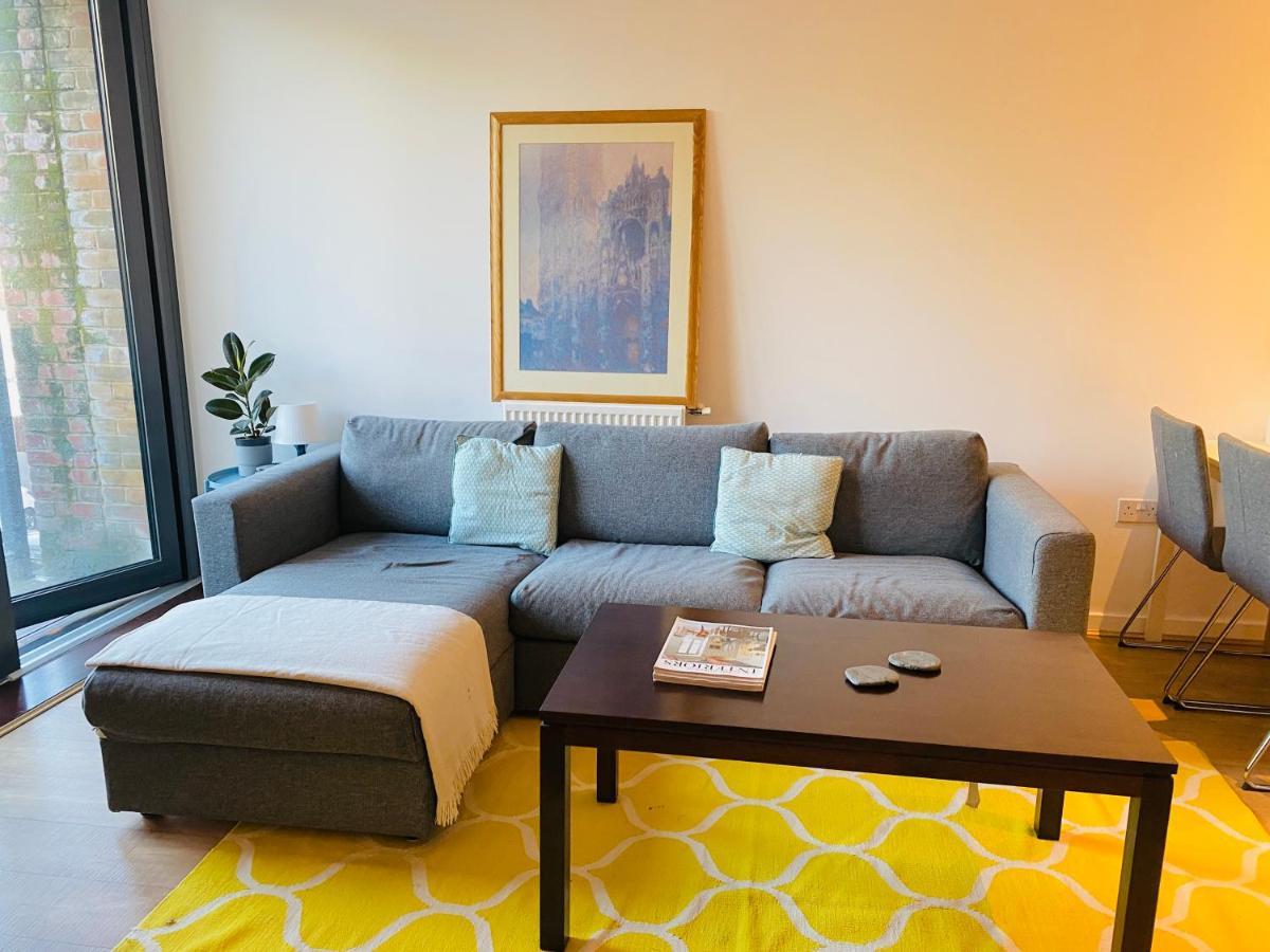 Spacious Two Bedroom Apartment In Balham 런던 외부 사진